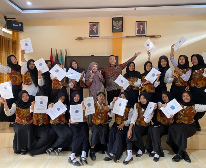 UKK Desain dan Produksi Busana