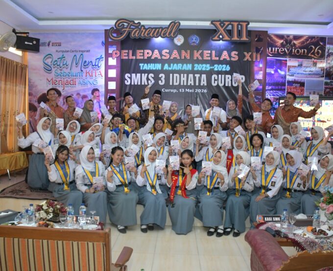 LAUNCHING BUKU SMEKTA PUTIH ABU-ABU JILID 9: SATU MENIT SEBELUM KITA MENJADI ASING