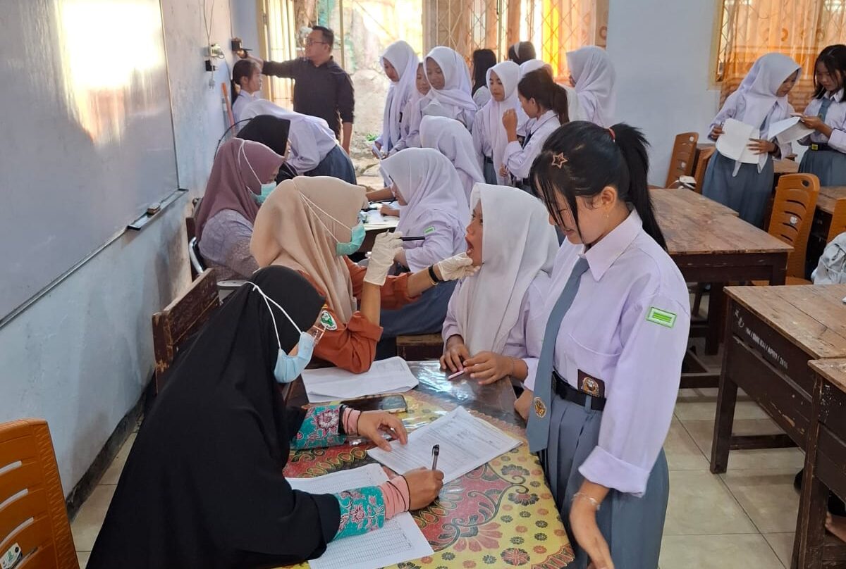 Siswa mengikuti Cek Kesehatan Gratis (CKG) yang dilaksanakan oleh tenaga kesehatan Puskesmas Curup di SMKS 3 Idhata Curup, Bengkulu, 23 Juli 2026. Dokumentasi: SMKS 3 Idhata Curup.